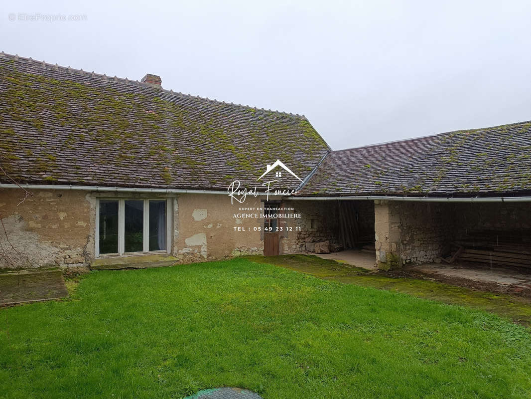 Maison à YZEURES-SUR-CREUSE