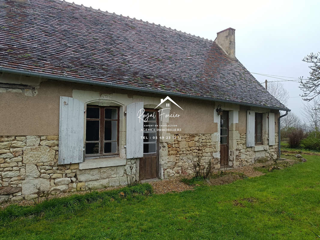 Maison à YZEURES-SUR-CREUSE