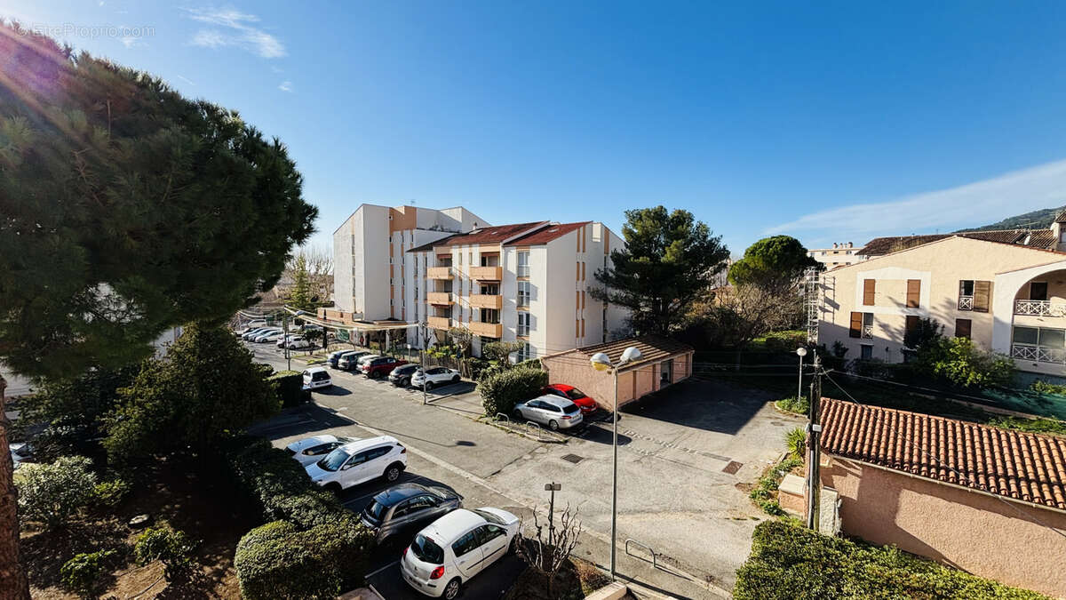 Appartement à LA VALETTE-DU-VAR