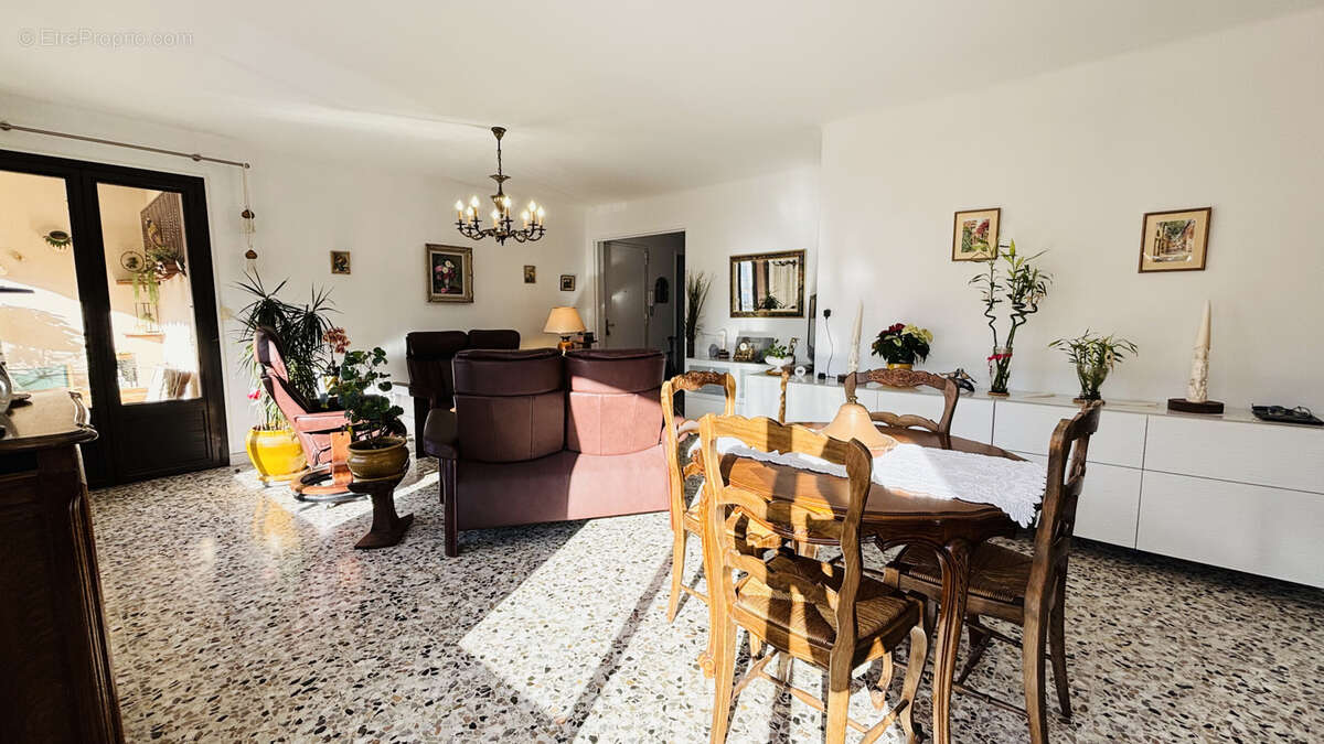 Appartement à LA VALETTE-DU-VAR