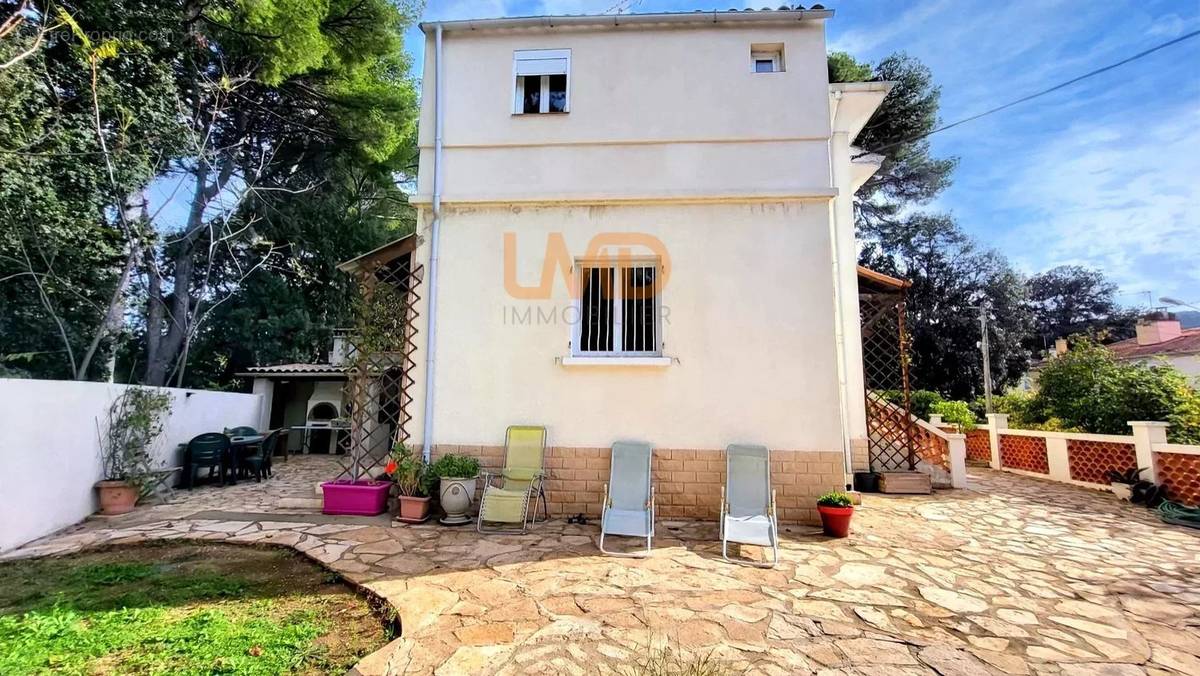 Maison à CHATEAUNEUF-LES-MARTIGUES