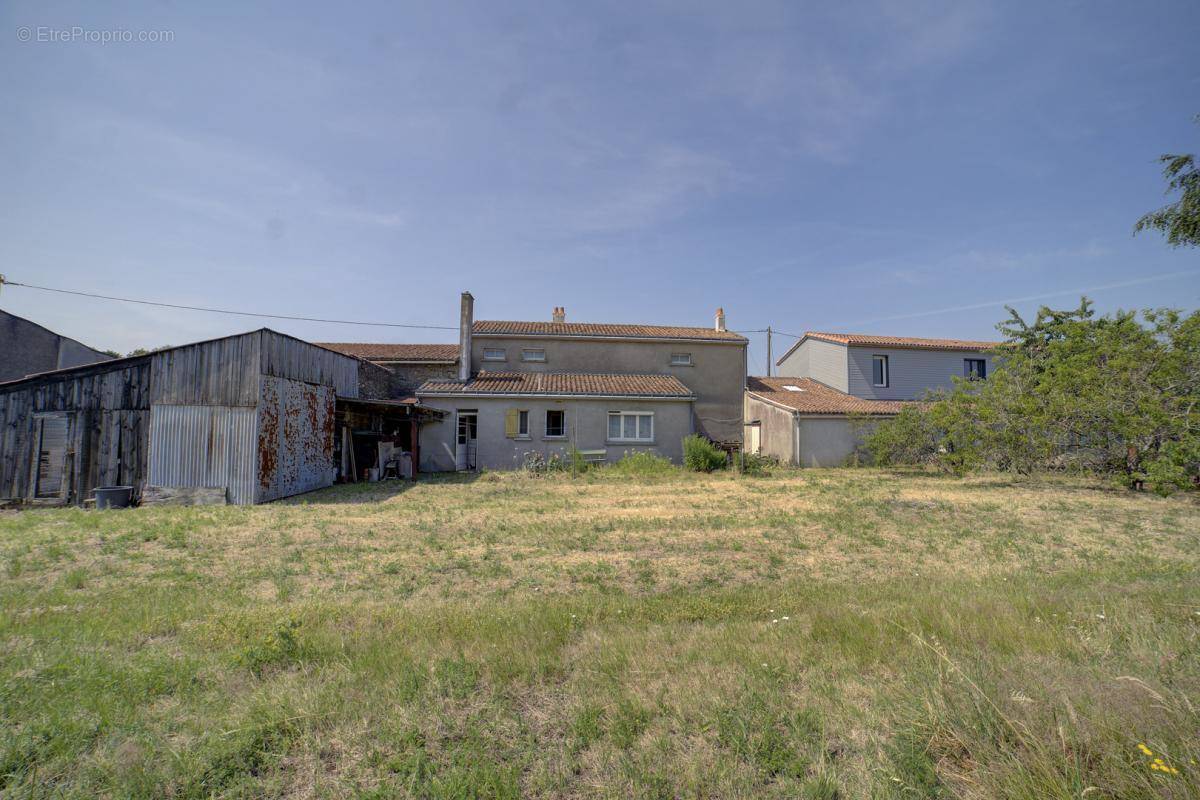 Maison à LE LANDREAU