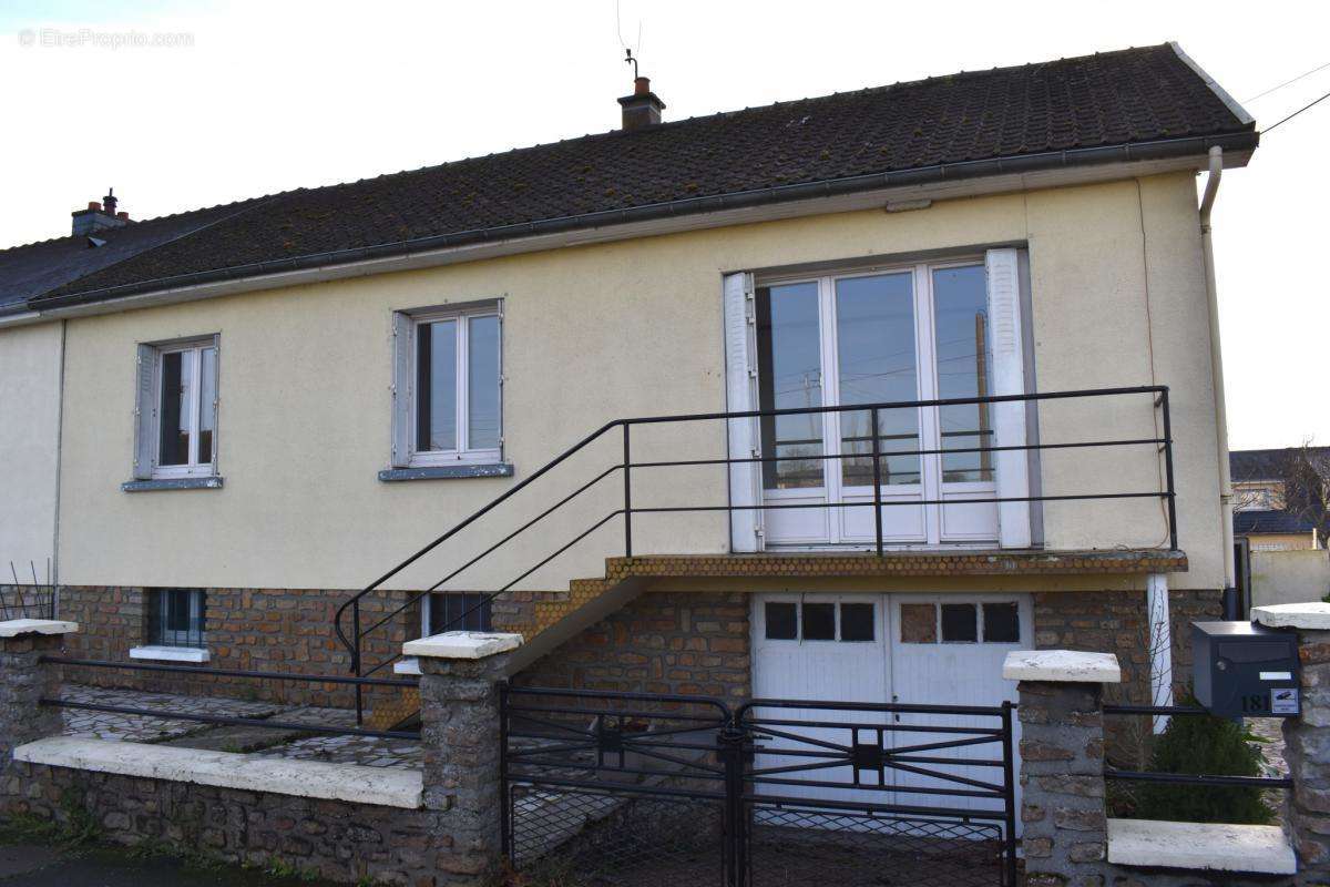 Maison à SABLE-SUR-SARTHE