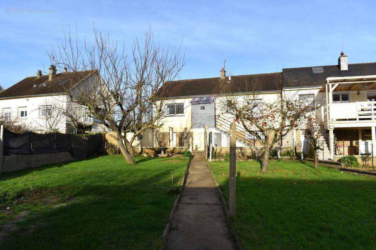 Maison à SABLE-SUR-SARTHE