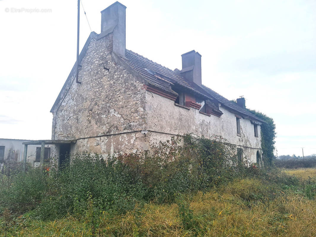 Maison à SAINT-PRYVE-SAINT-MESMIN