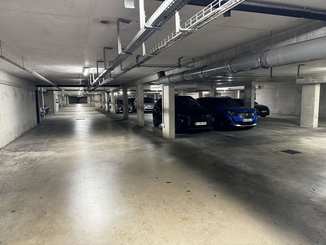 Parking à MARSEILLE-10E