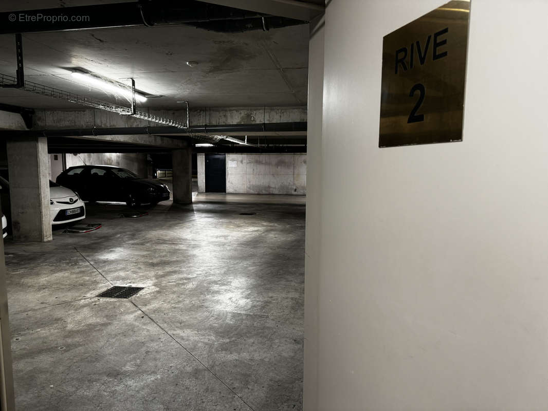 Parking à MARSEILLE-10E