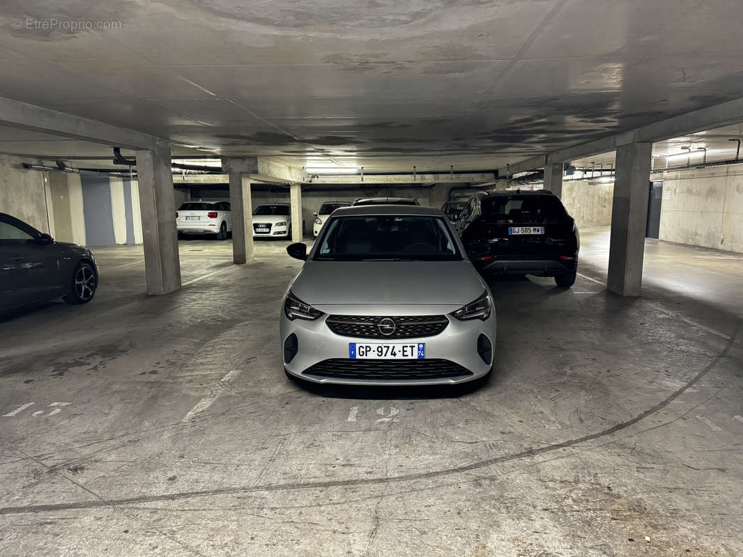 Parking à MARSEILLE-10E