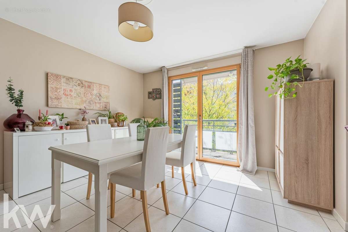 Appartement à SAINT-BONNET-DE-MURE