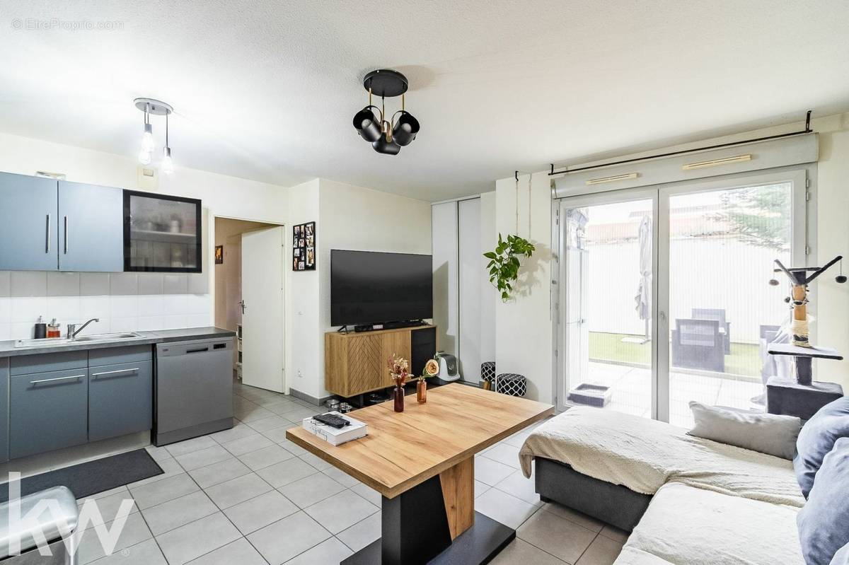 Appartement à MEYZIEU