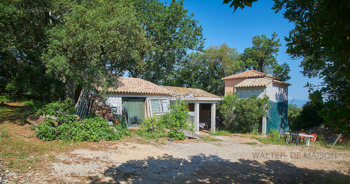 Maison à LA GARDE-FREINET