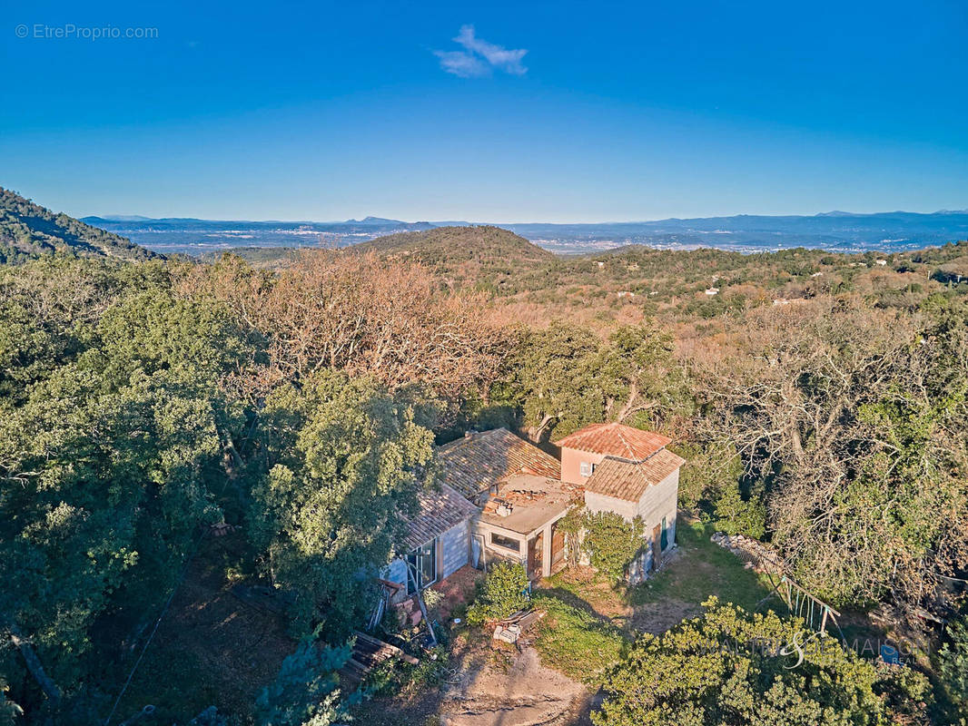 Maison à LA GARDE-FREINET