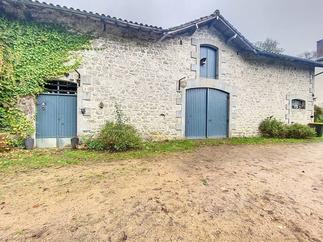 Maison à BRIGUEUIL