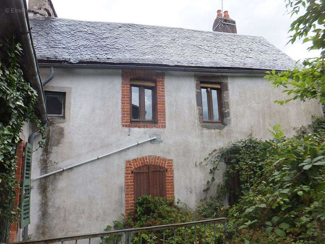 Maison à MAURIAC