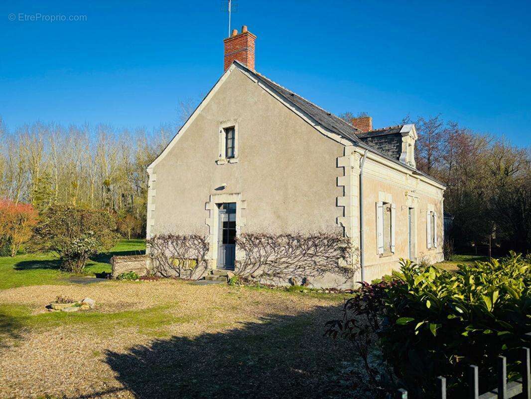 Maison à FONTAINE-GUERIN