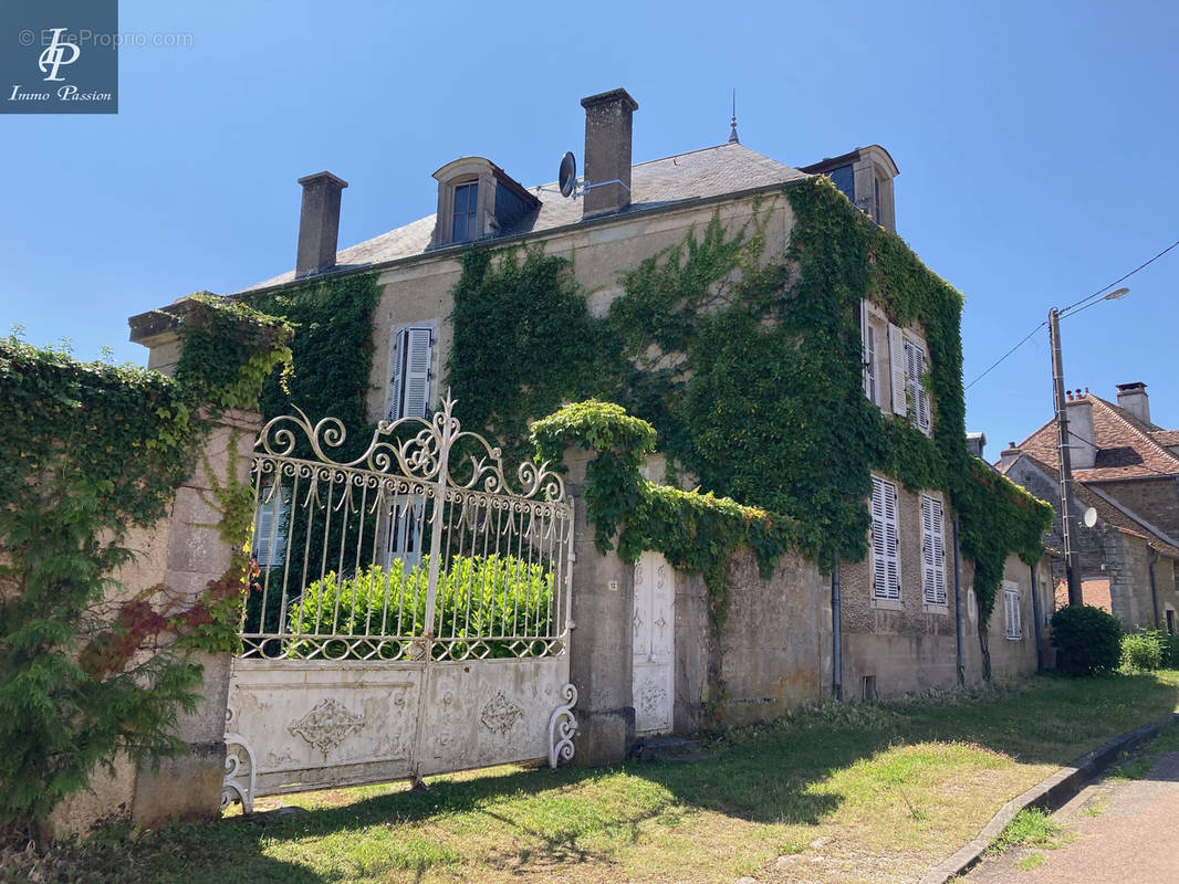 Maison à IVRY-EN-MONTAGNE