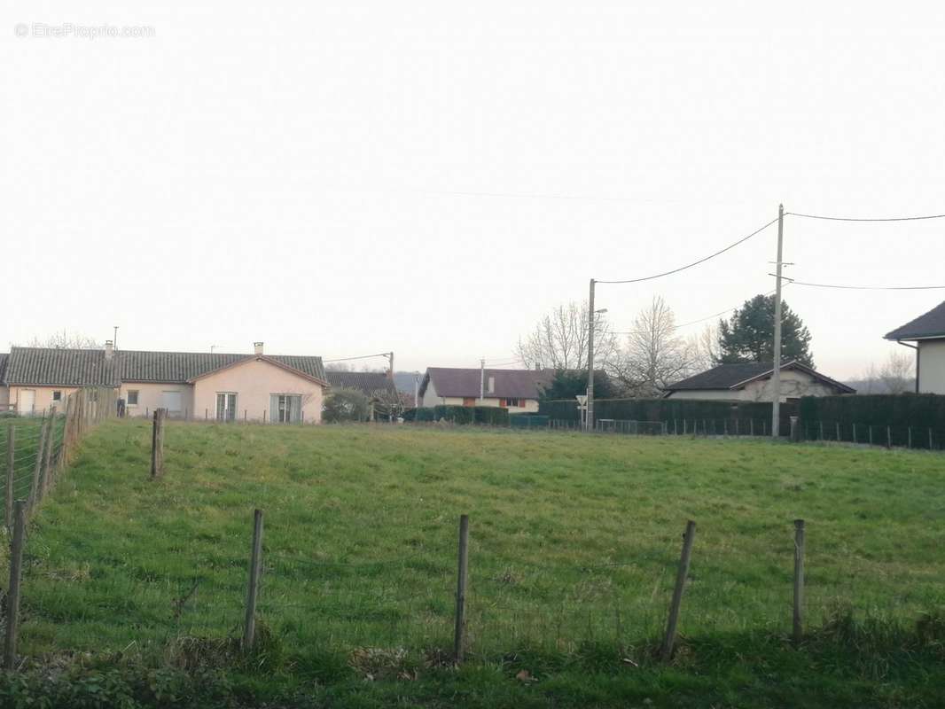 Terrain à PONT-DE-VAUX