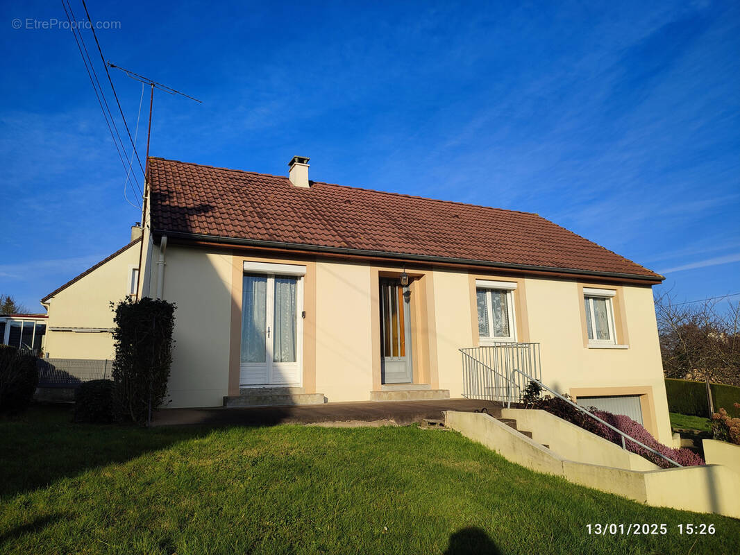 Maison à SAINT-JEAN-SUR-MAYENNE