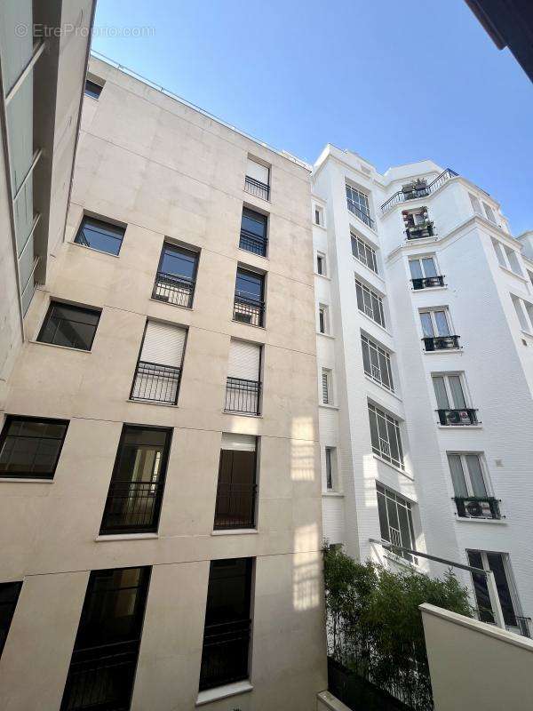 Appartement à LEVALLOIS-PERRET