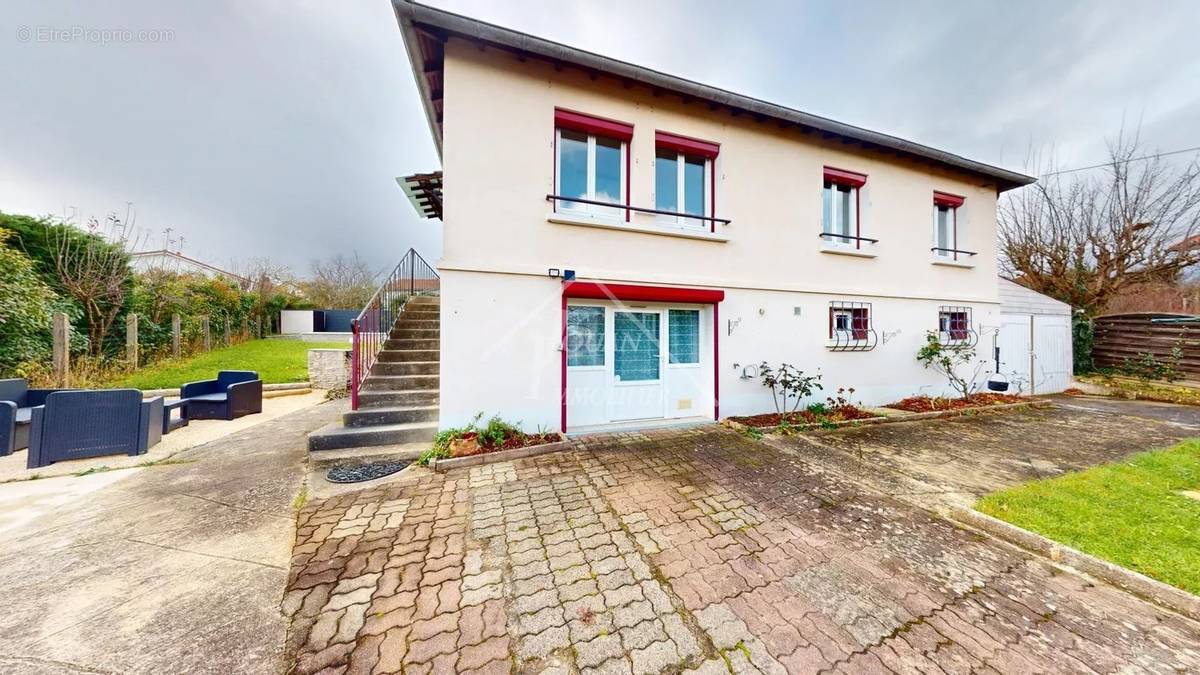 Maison à BELLERIVE-SUR-ALLIER