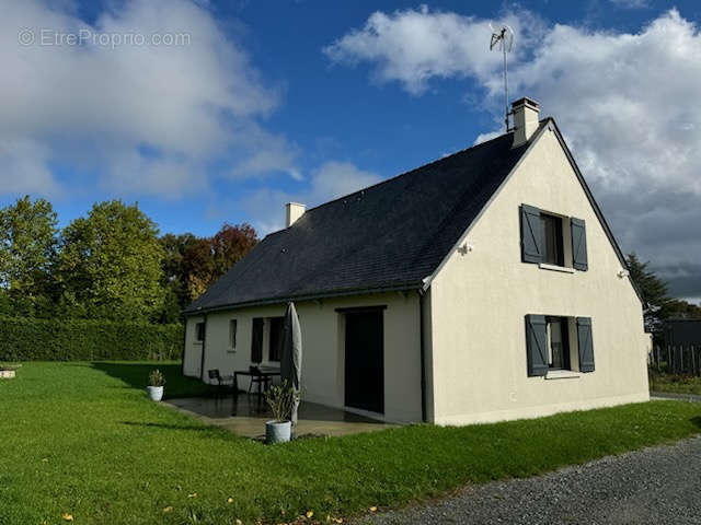 Maison à LA MEMBROLLE-SUR-LONGUENEE