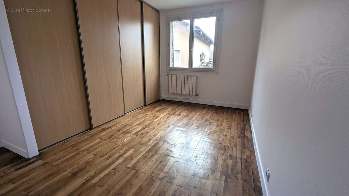 Appartement à POISAT