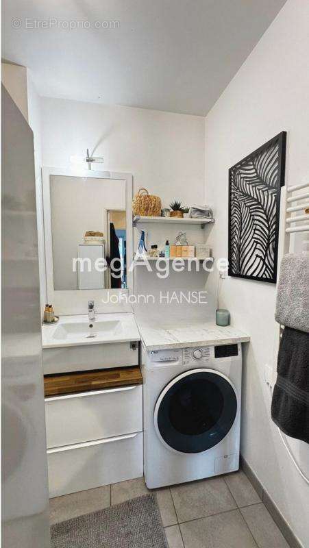 Appartement à ROQUEBRUNE-SUR-ARGENS