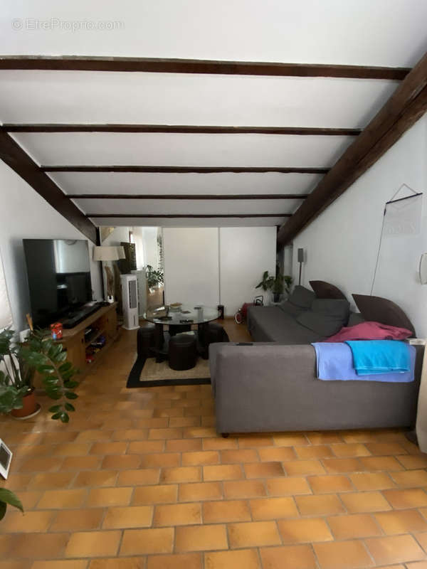 Appartement à CHATEAUNEUF-DE-GADAGNE