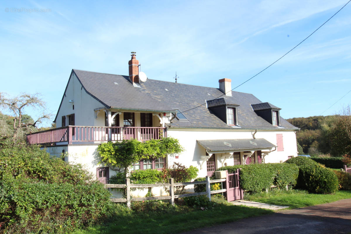 Maison à SAINT-AUBIN-LES-FORGES