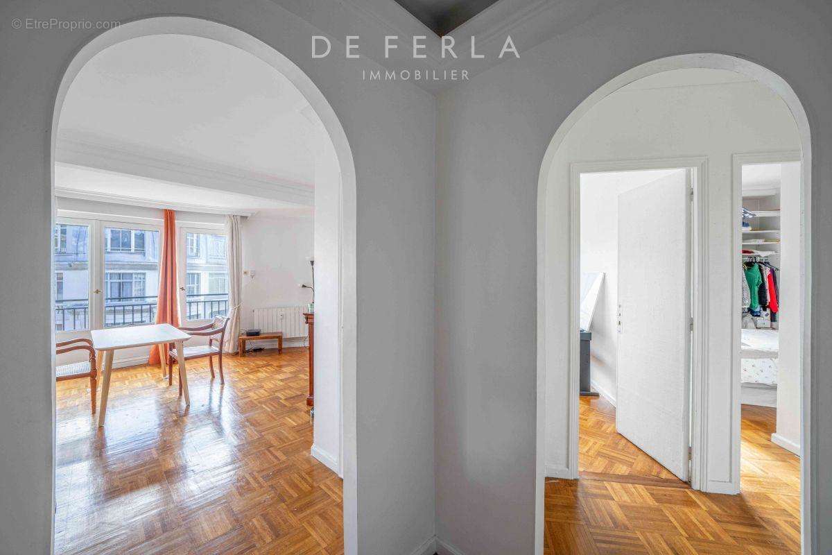 Appartement à PARIS-7E