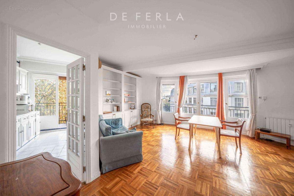 Appartement à PARIS-7E