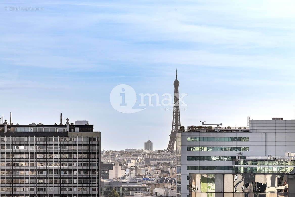 Appartement à COURBEVOIE