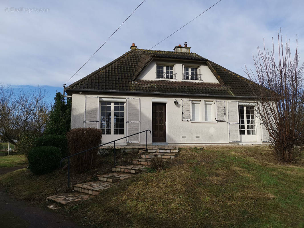 Maison à YEVRES