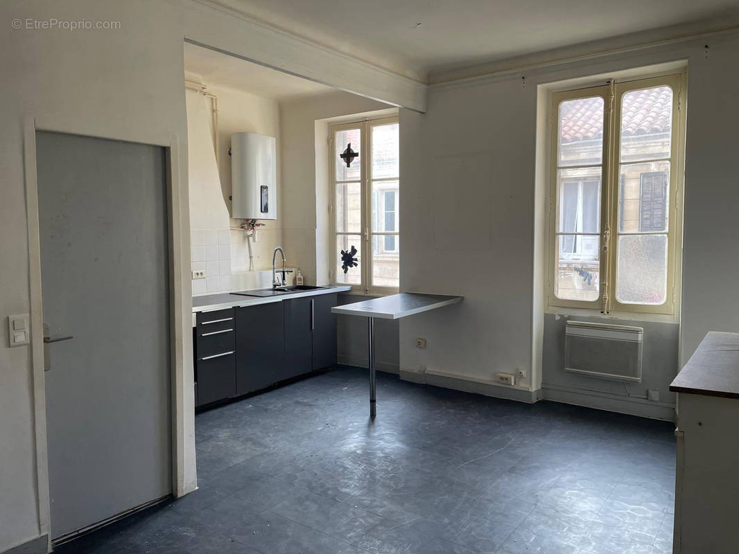 Appartement à MARSEILLE-2E