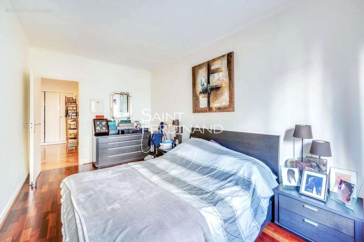 Appartement à NEUILLY-SUR-SEINE