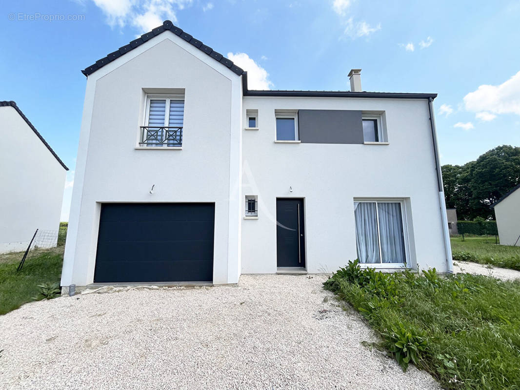 Maison à DOURDAN