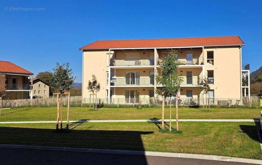 Appartement à COGNIN-LES-GORGES