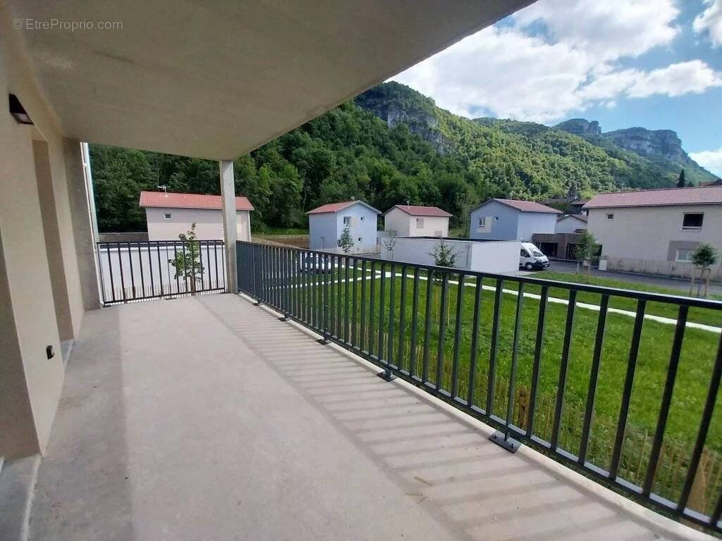 Appartement à COGNIN-LES-GORGES