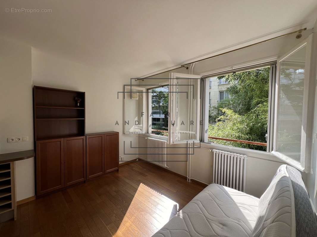 Appartement à NEUILLY-SUR-SEINE