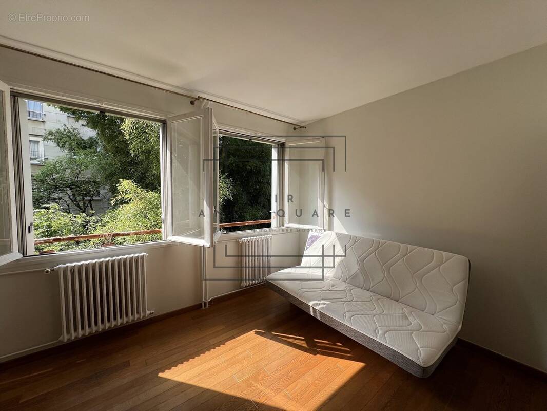 Appartement à NEUILLY-SUR-SEINE