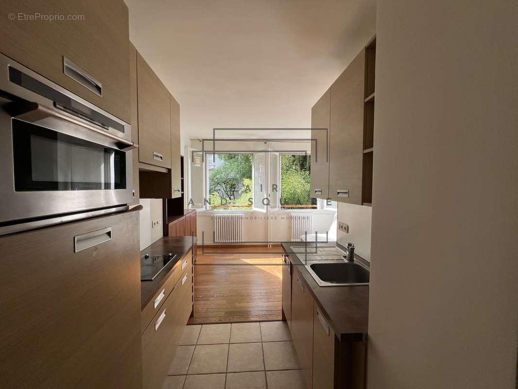 Appartement à NEUILLY-SUR-SEINE