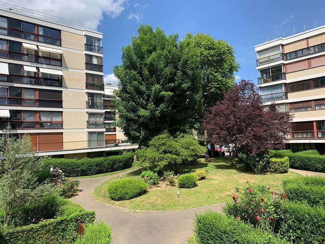 Appartement à FONTENAY-LE-FLEURY