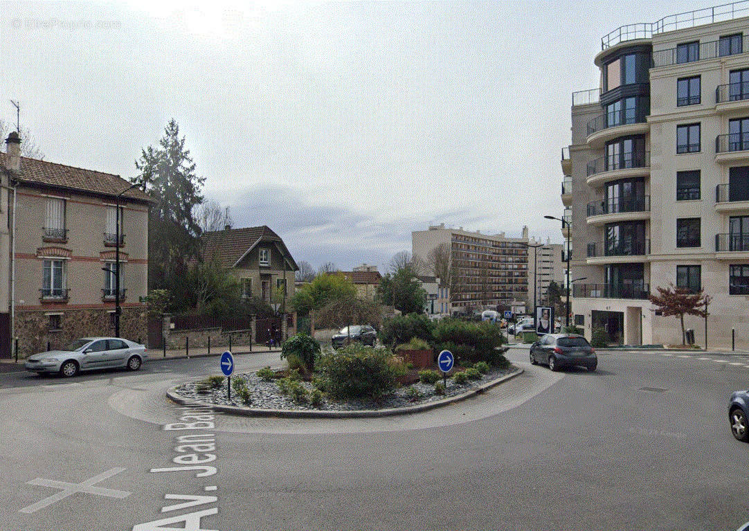 Parking à FONTENAY-AUX-ROSES