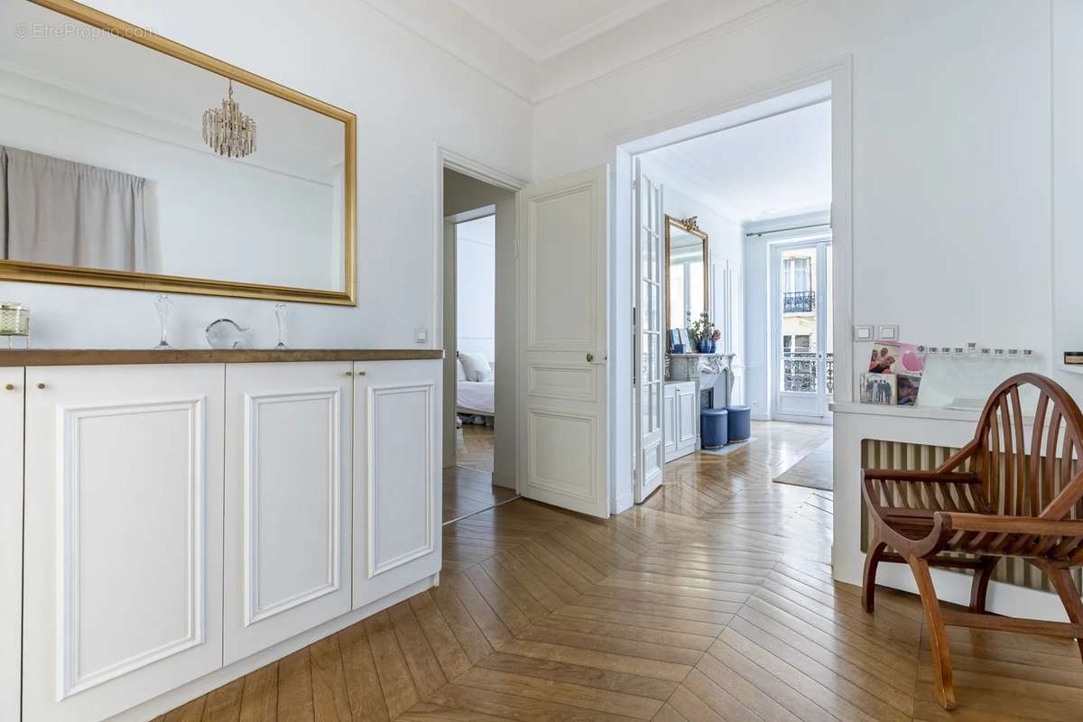 Appartement à PARIS-17E