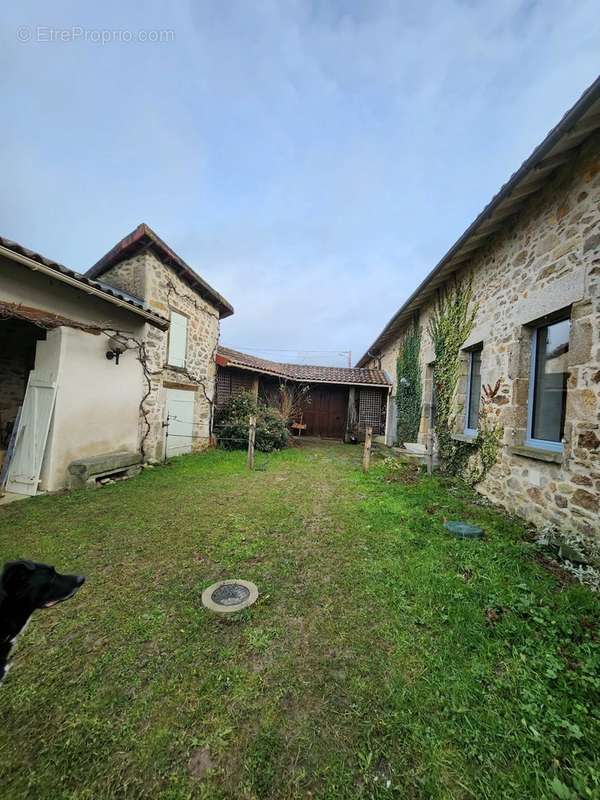 Maison à SAINT-JUNIEN