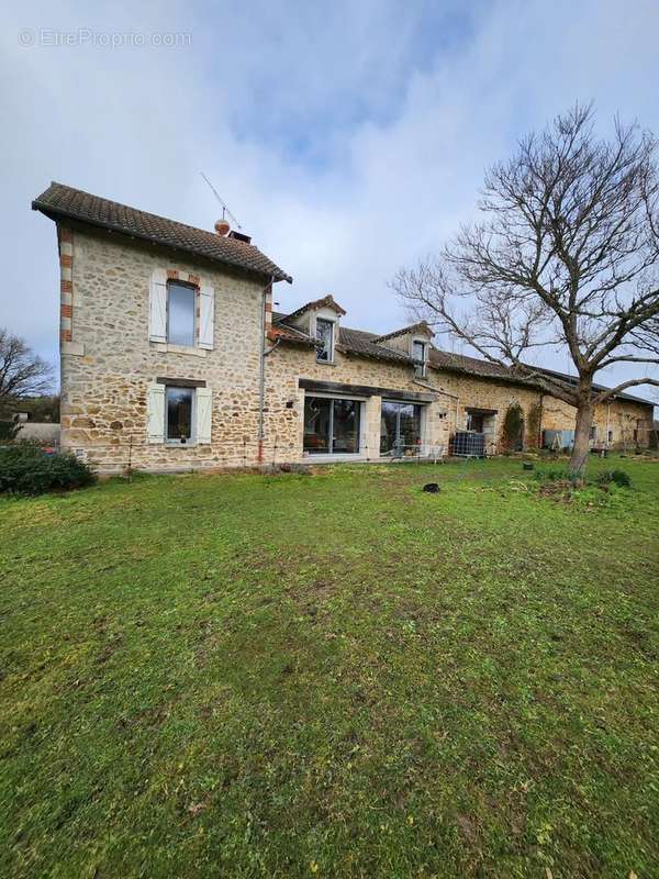 Maison à SAINT-JUNIEN