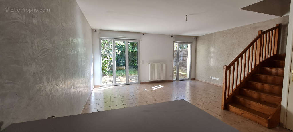 Appartement à RILLIEUX-LA-PAPE