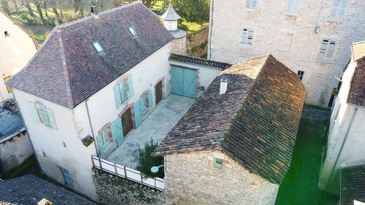 Maison à MARCILHAC-SUR-CELE