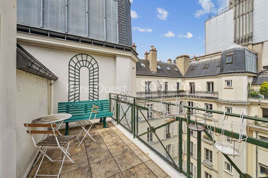 Appartement à PARIS-17E