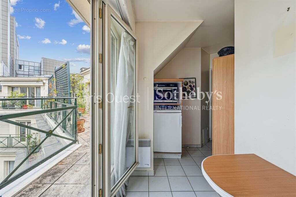 Appartement à PARIS-17E